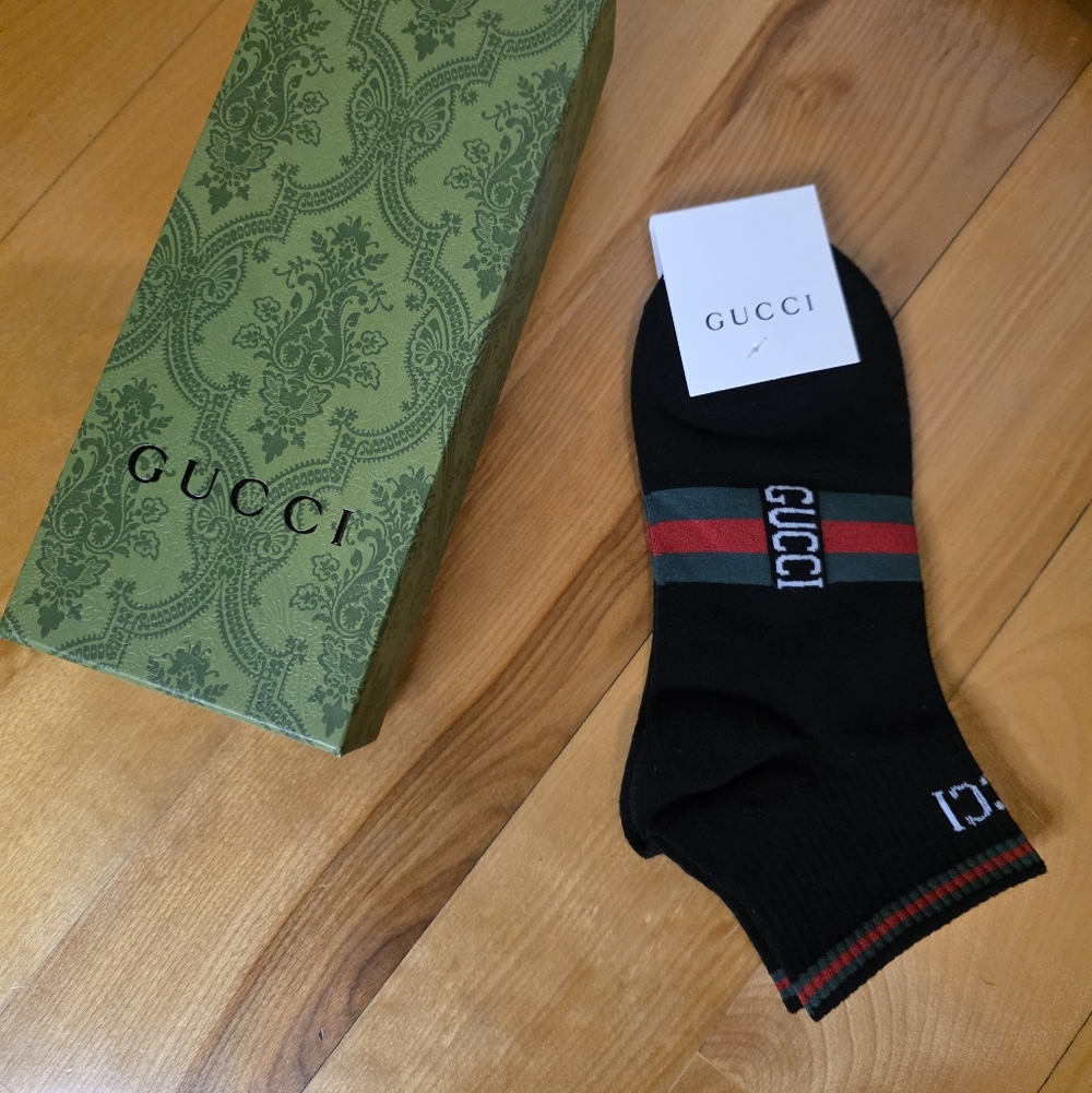 New Luxury Desigber Style Crew Socks Black